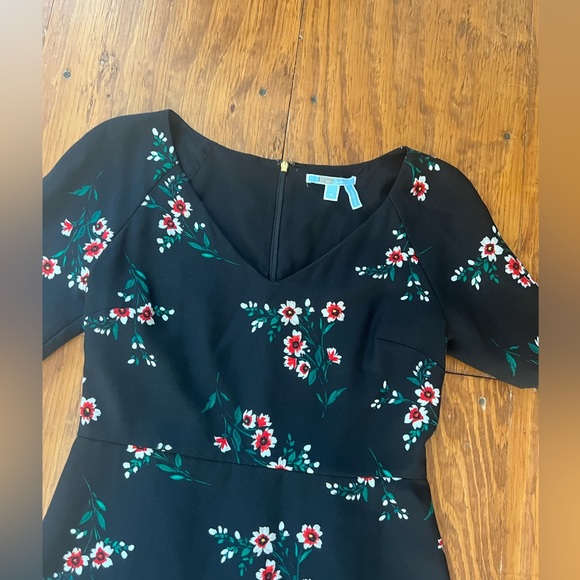 EUC Draper James Black Floral V Neck Dress - Picture 4 of 10